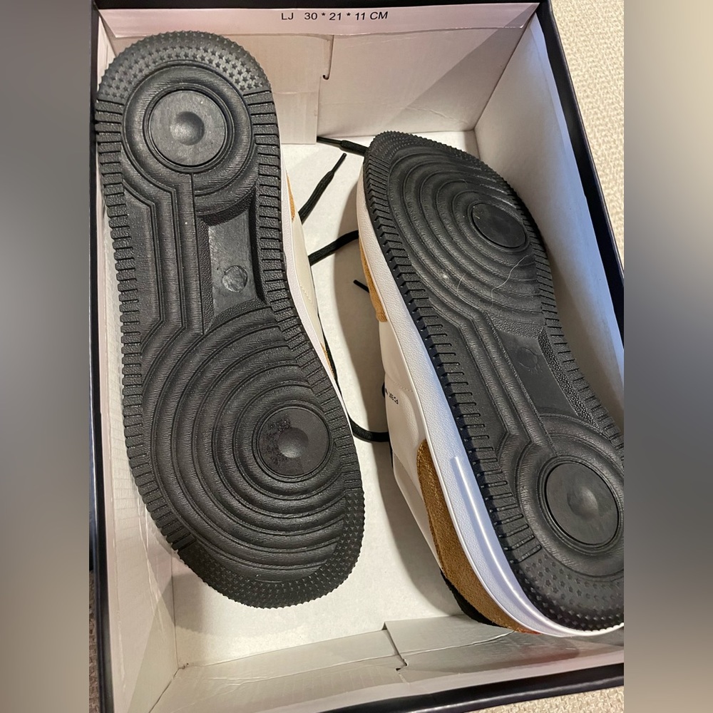 French Connection - Picture 3 of 5